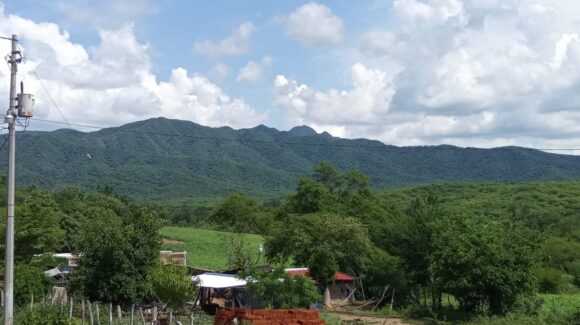 CFE trabaja en restablecer energía eléctrica en comunidades de Sinaloa Municipio tras afectaciones por lluvias