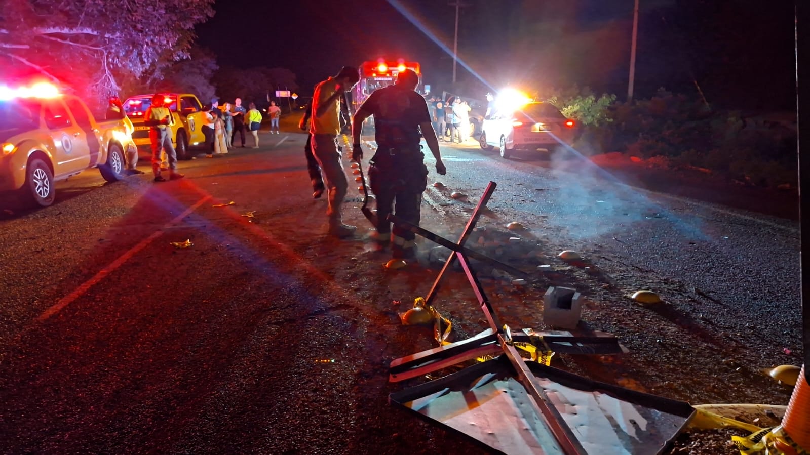 Cinco heridos dejó una volcadura en una carretera de Mazatlán