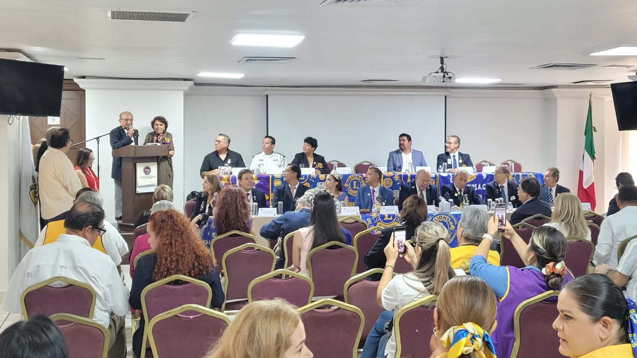 club de leones en su primera junta de gabinete en Mazatlán