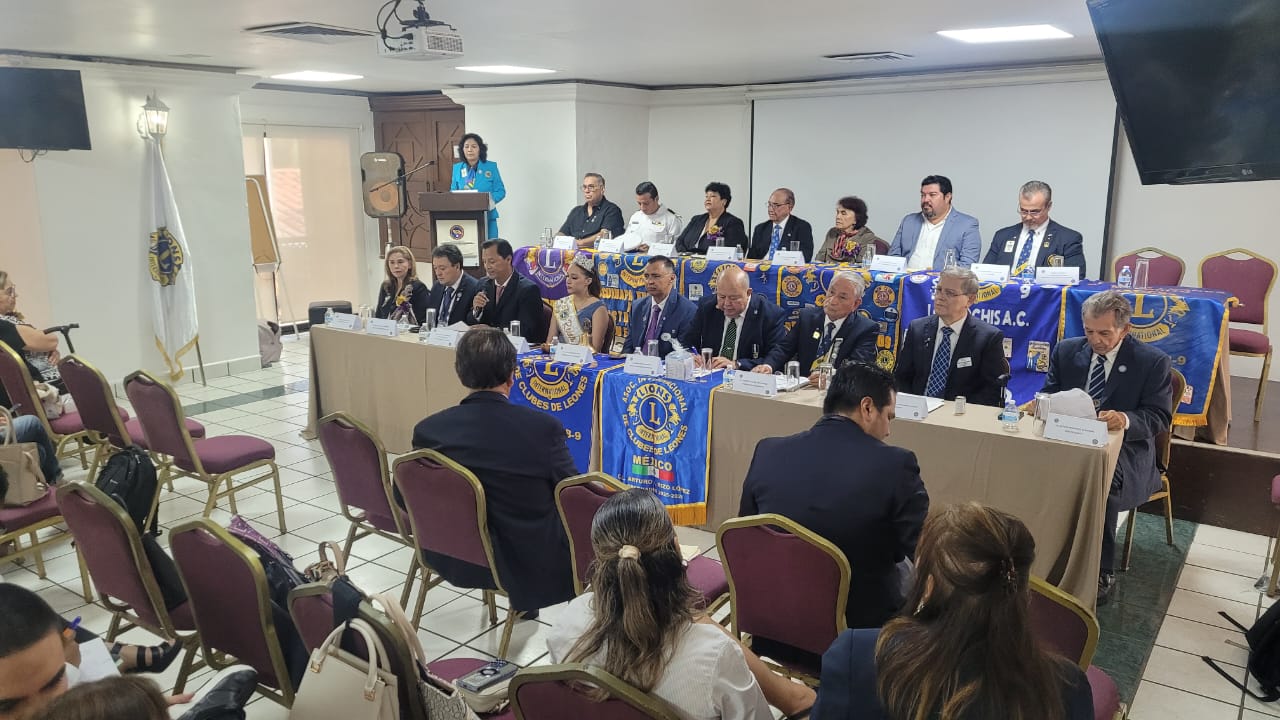 club de leones en su primera junta de gabinete en Mazatlán