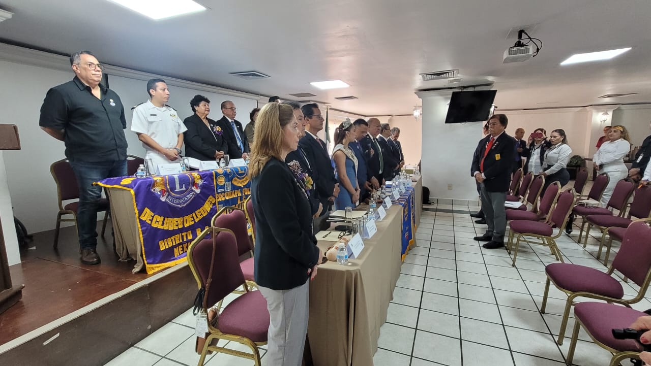 club de leones en su primera junta de gabinete en Mazatlán