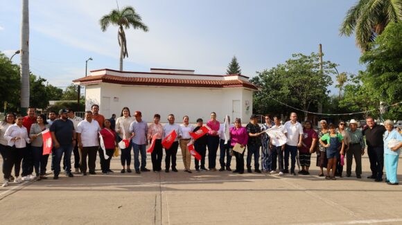 Encabeza el alcalde de Navolato el inicio de la construcción de techumbre en plazuela