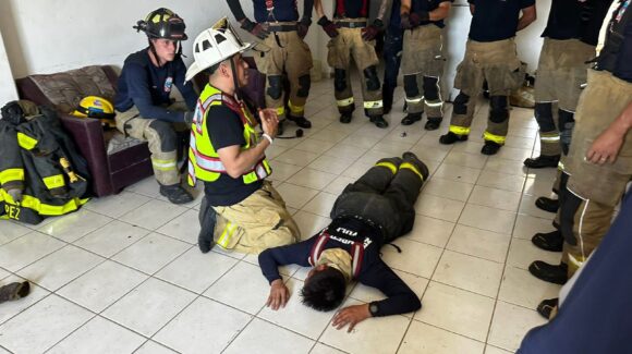 Bomberos Mazatlán clausuran con éxito capacitación nacional; incendios en estructuras