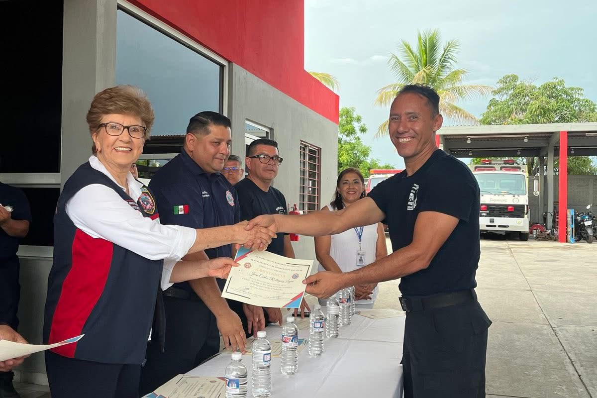 Bomberos finalizan capacitación