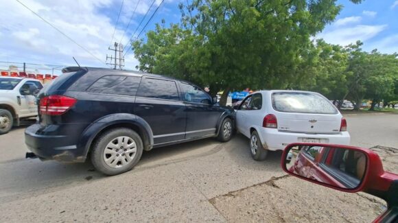 Choque en el fraccionamiento Las Mañanitas deja solo daños materiales en Mazatlán