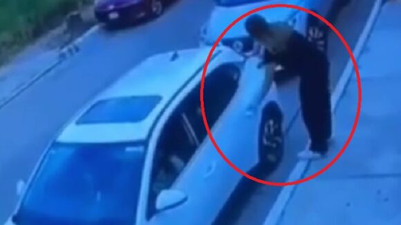 ¡Con niños presentes! Encapuchado despoja vehículo a mujer en la Chapultepec de Culiacán
