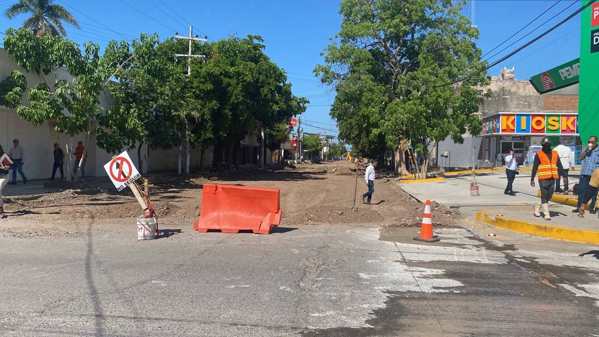 Detectan irregularidades durante remodelación de calle Cuauhtémoc en Guasave