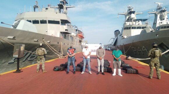 Atrapan a 4 personas con más de media tonelada de cocaína en las costas de Guerrero