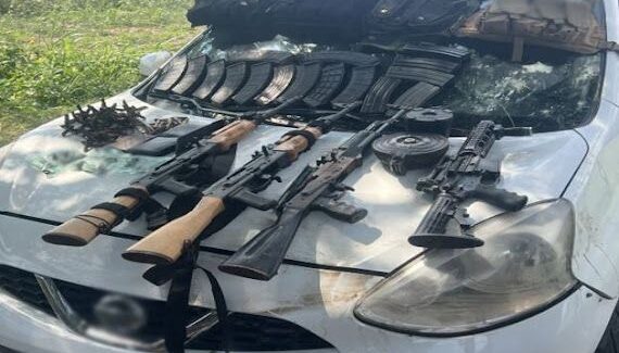 SEMAR detiene a cuatro hombres armados y con droga en Navolato (FOTOS)