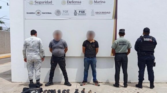 Esto fue lo decomisado tras la detención de dos sujetos armados en sector Aeropuerto, Culiacán