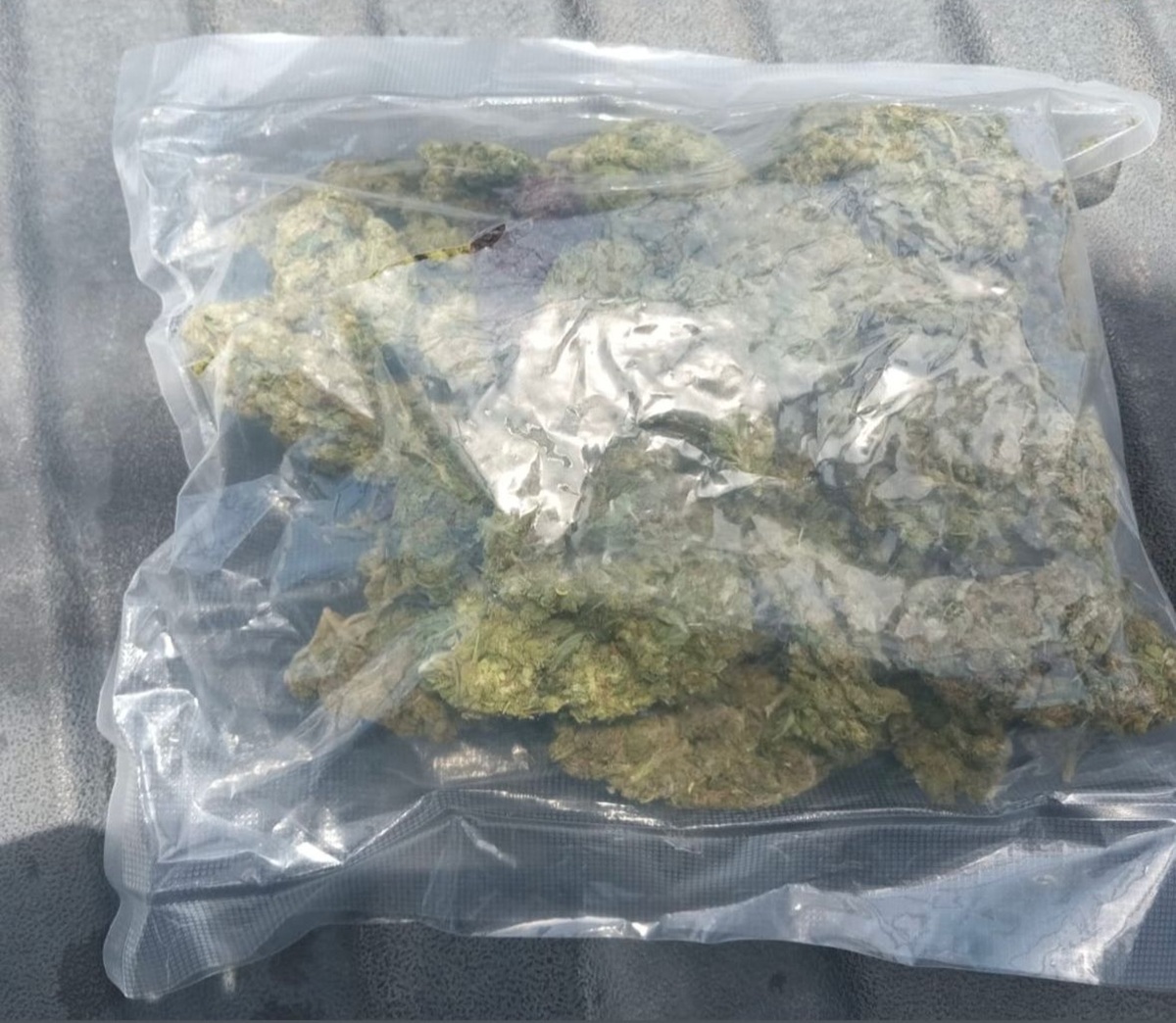 Detienen a dos jóvene con pregunta mariguana, en Culiacán