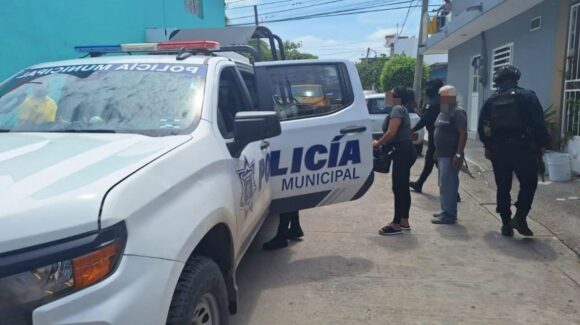 Queda detenido sujeto que agredió con varilla a un perro en la 20 de Noviembre en Mazatlán