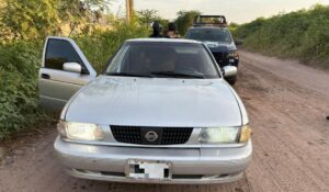 Detienen a sujeto con 140 mil pesos en efectivo y presunta droga en Culiacán