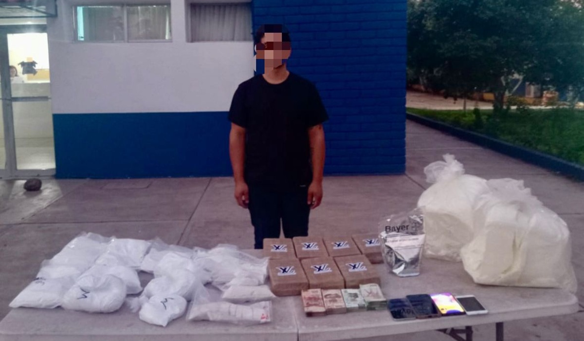 Detienen a sujeto con 140 mil pesos en efectivo y presunta droga en Culiacán