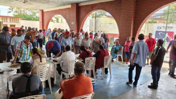 Entrega DIF Sinaloa apoyo alimentario a pescadores en comunidades de Mazatlán