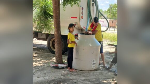 Persisten problemas de agua en Choix; comunidades continúan dependiendo de pipas: alcaldesa