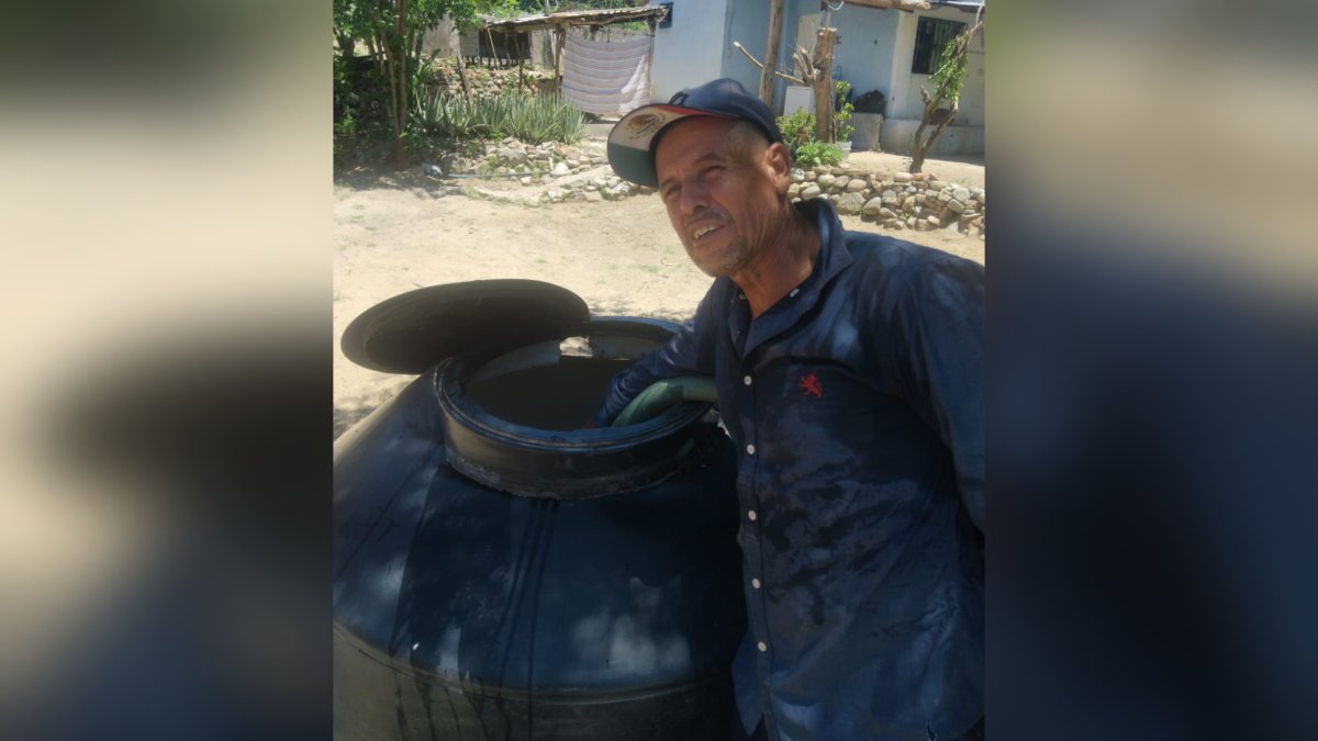 Continúan distribuyendo agua en pipas en comunidades de Choix por sequía