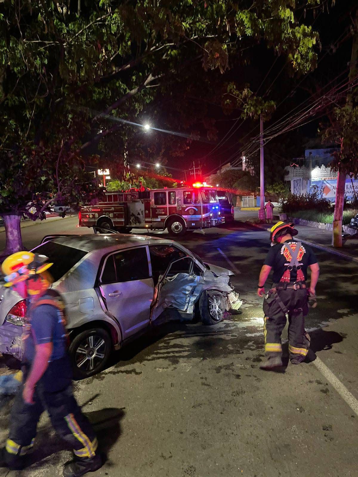 dos fuertes accidentes se registraron la madrugada de este sabado en mazatlan