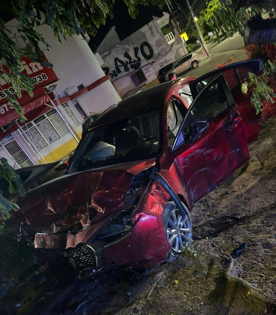dos fuertes accidentes se registraron la madrugada de este sabado en mazatlan