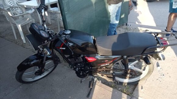 Dos motociclistas heridos tras chocar de frente en Los Mochis