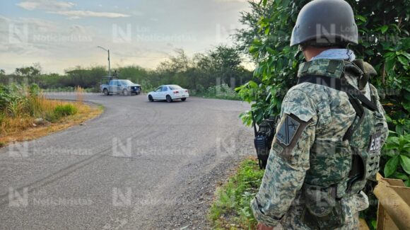 Ejecutado y envuelto en hules negros encuentran a un hombre al poniente de Culiacán
