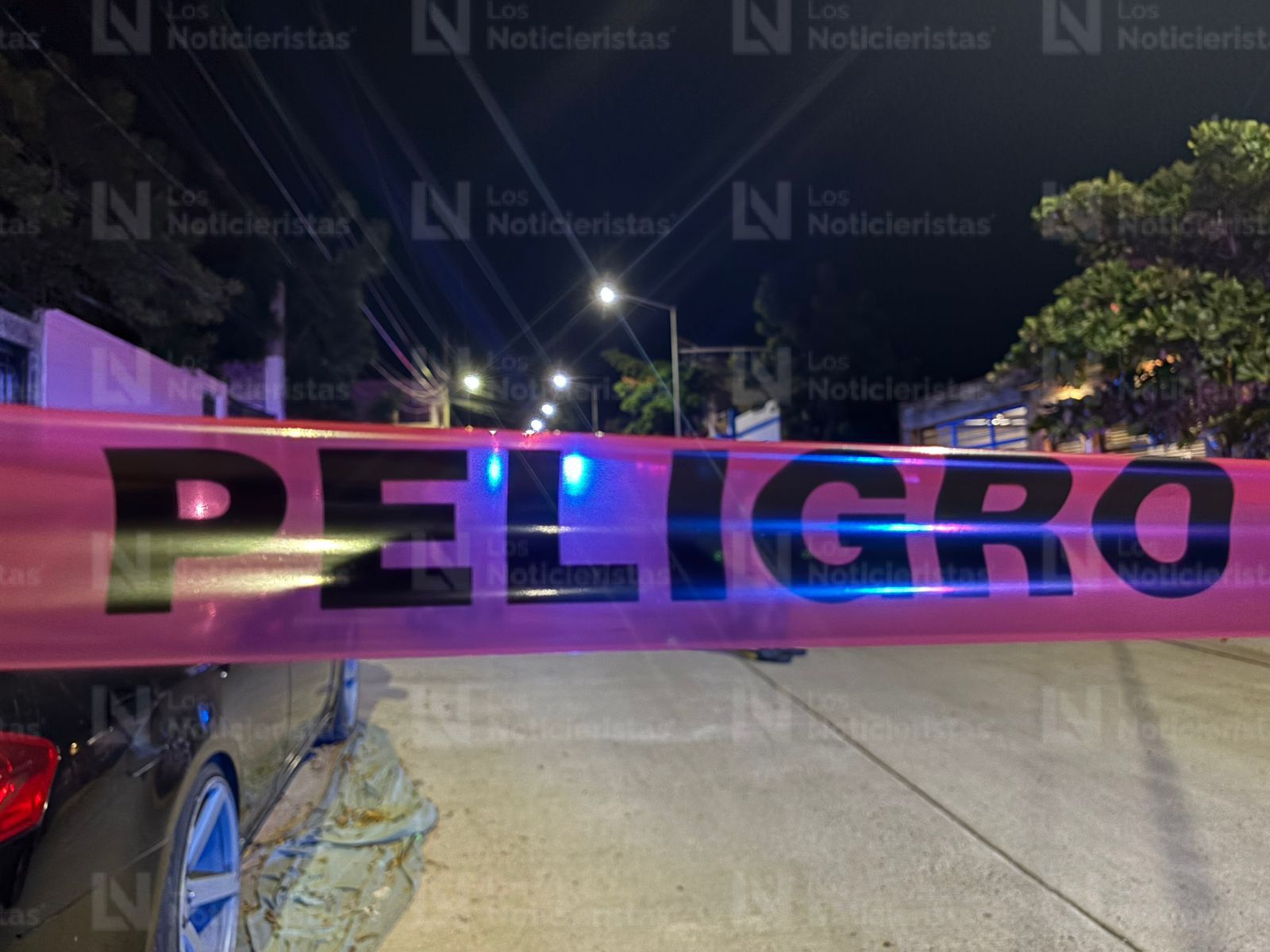 Pone una cinta roja en el lugar donde un hombre fue ejecutado en Lomas del Magisterior, Culiacán