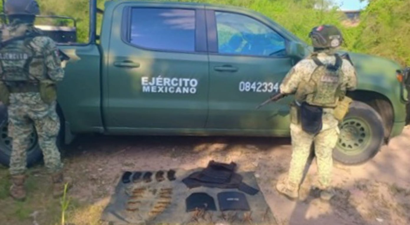 ejercito asegura cargadores y chalecos tacticos en guamuchil