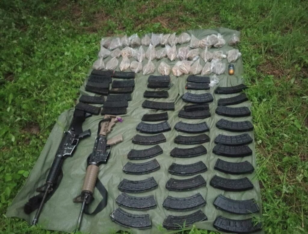 armas, cargadores y cartuchos decomisado en San Ignacio