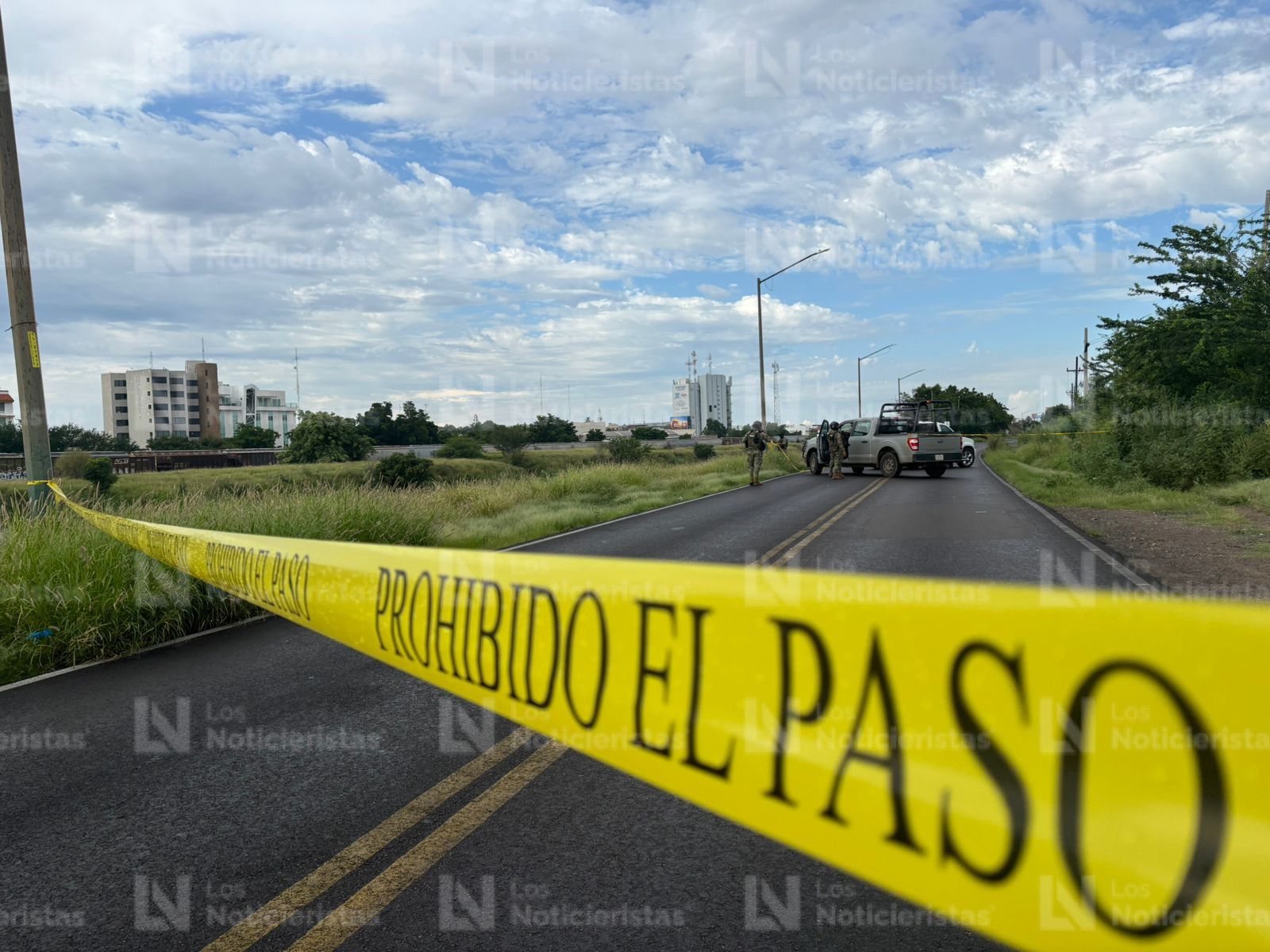 elementos del ejercito resguardan la escena del crimen en el canal recursos hidraulicos
