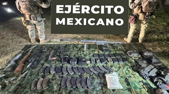 Militares aseguran un fusil Barrett, armas largas y drogas en Culiacán