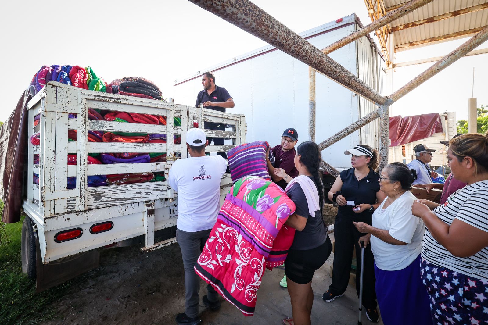 entrega de apoyos en navolato