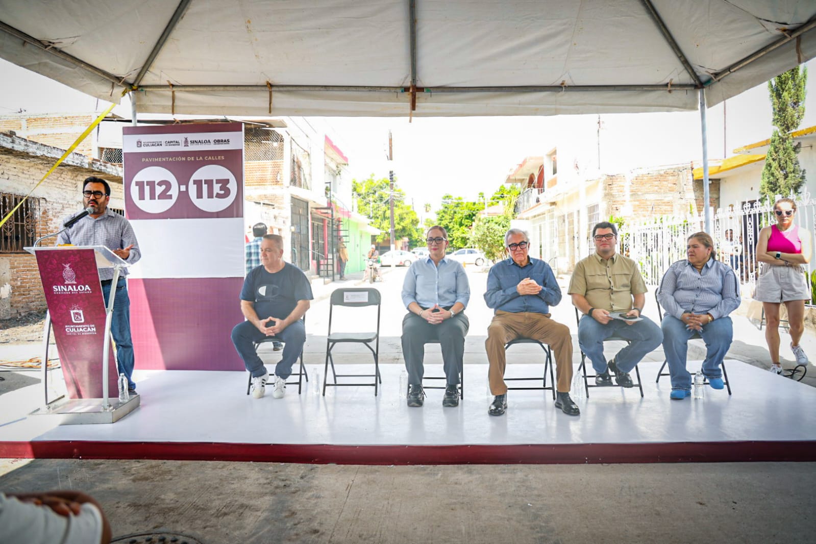 Entrega de calle pavimentada en Costa Rica