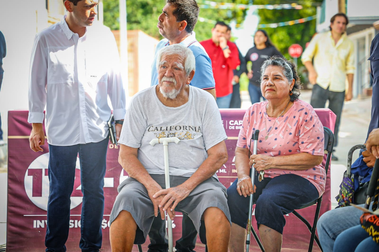 Entrega de calle pavimentada en Costa Rica