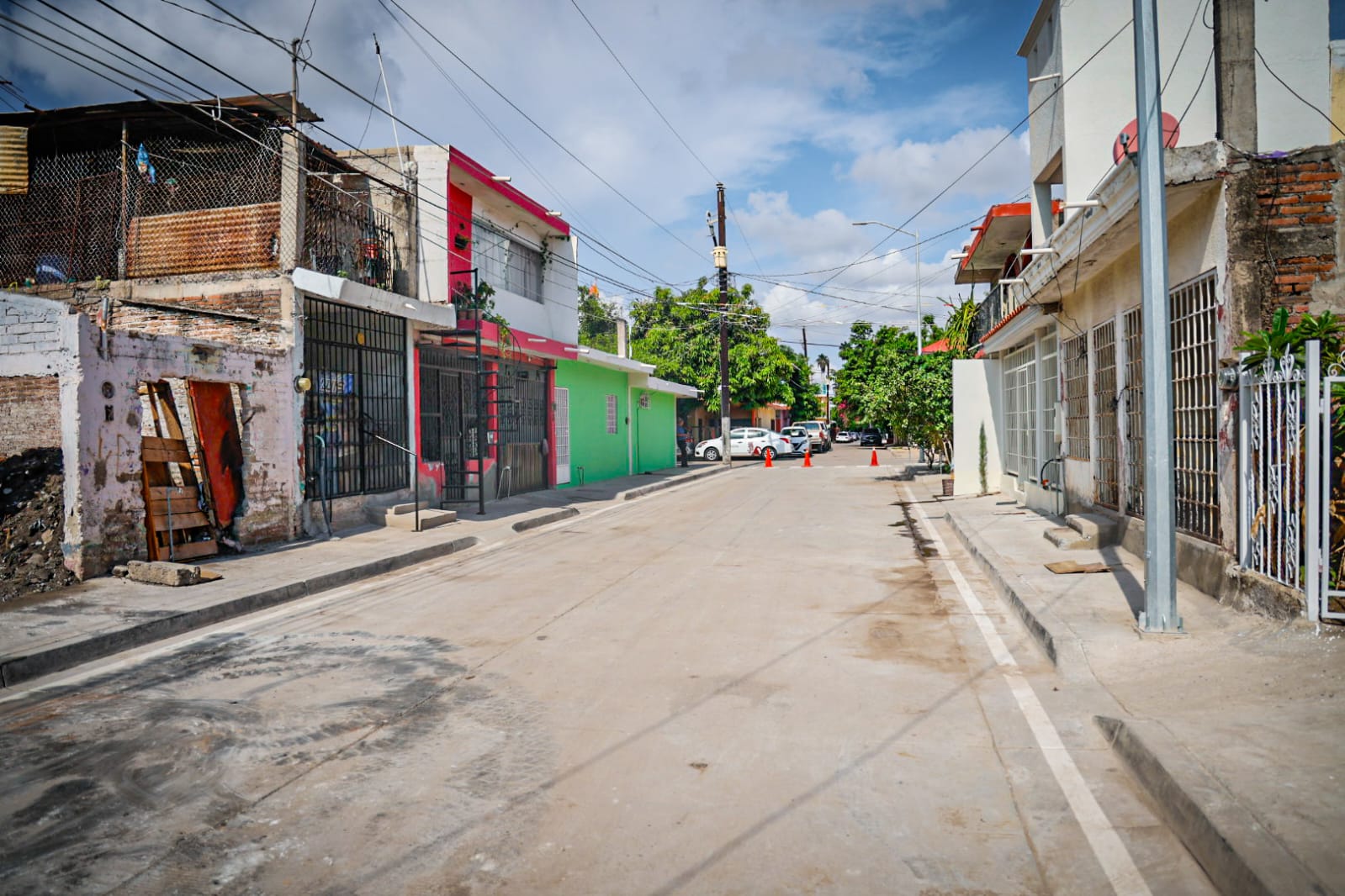 Entrega de calle pavimentada en Costa Rica
