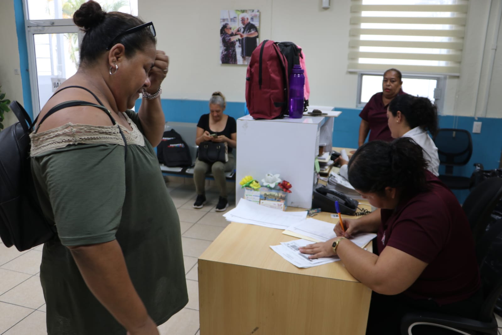 entrega de mochilas por parte del DIF Mazatlán