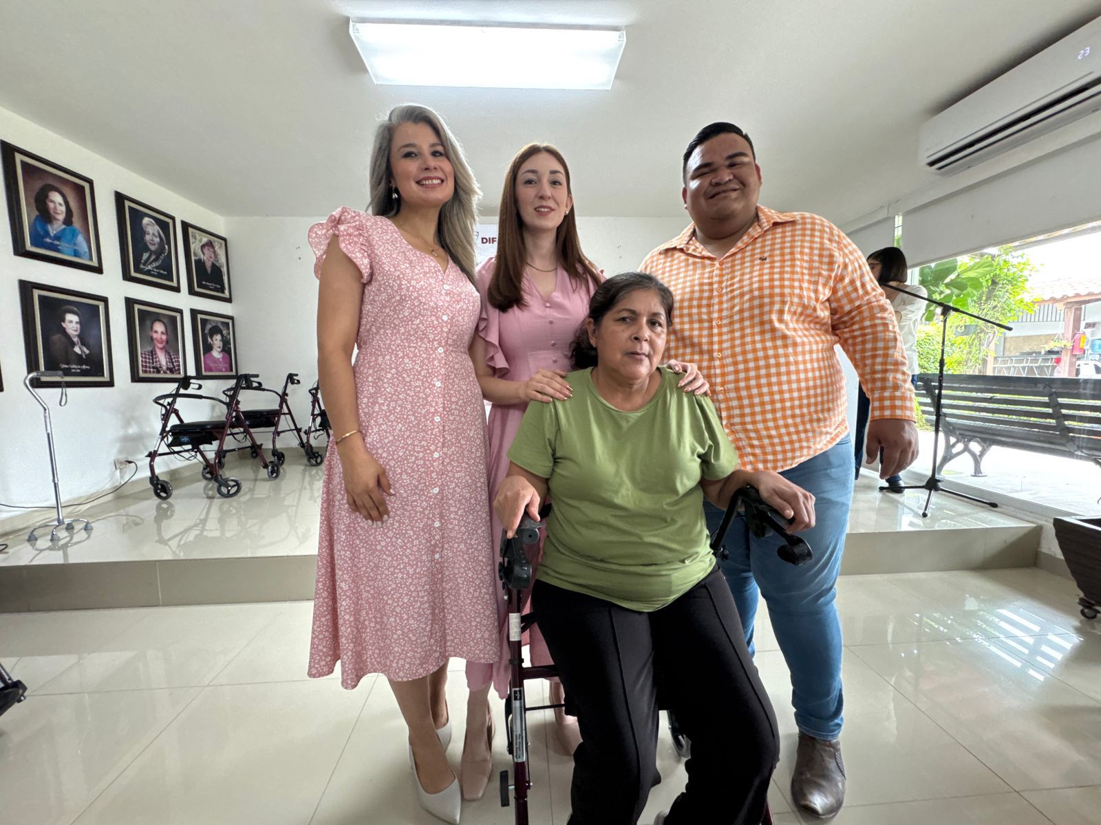 Entregan aparatos funcionales a adultos mayores de Ahome.