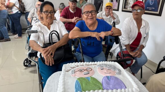 DIF Ahome beneficia a 100 adultos mayores con discapacidad con aparatos funcionales
