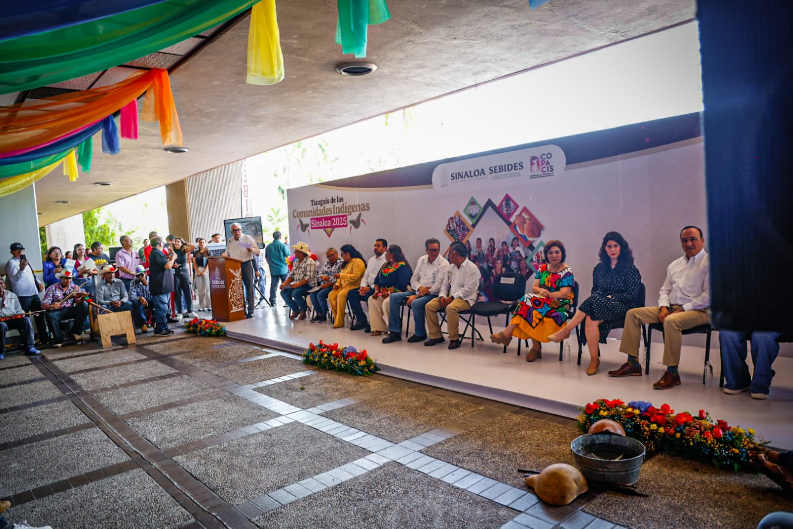 Entregan apoyos a comunidades indígenas en Sinaloa
