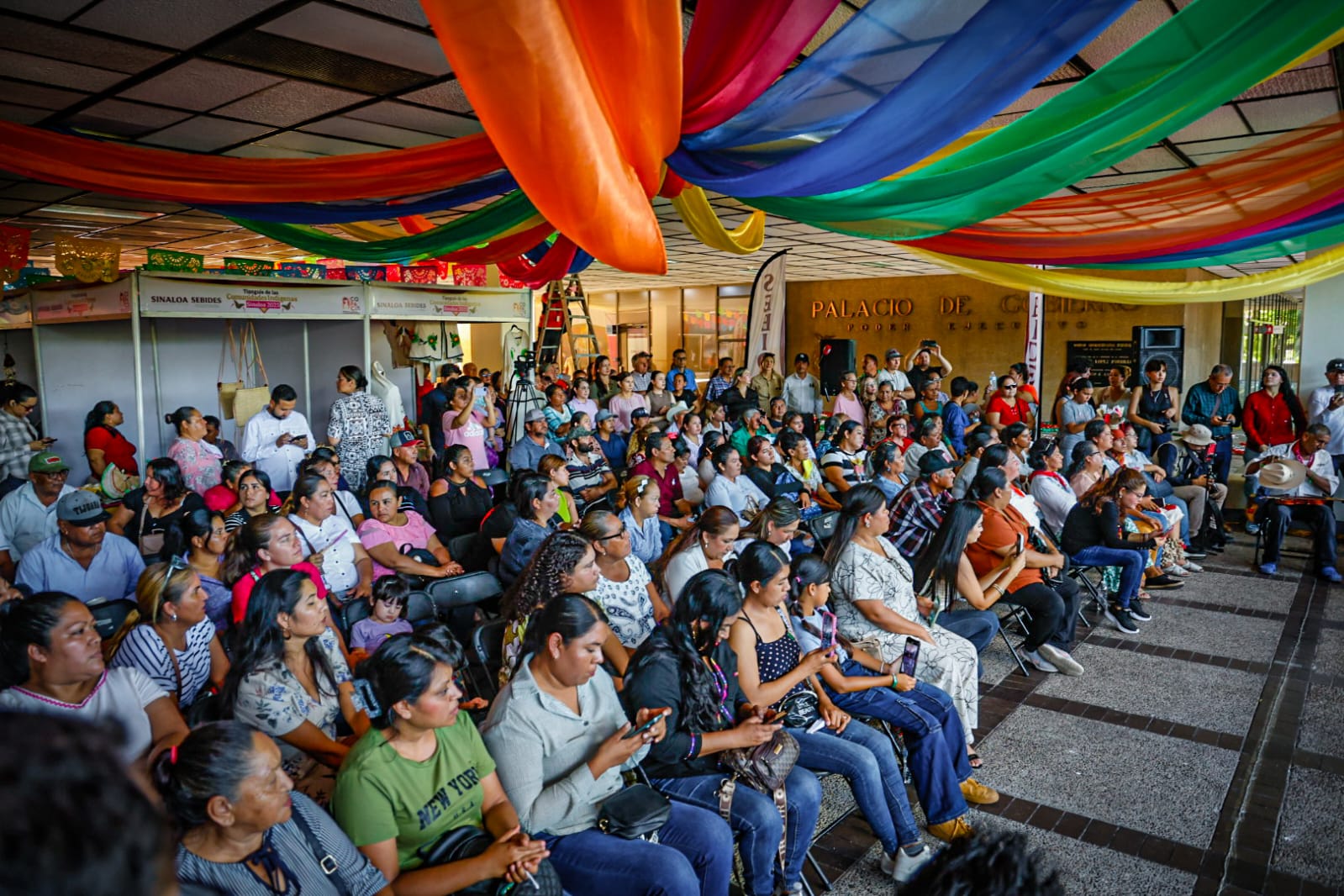 Entregan apoyos a comunidades indígenas en Sinaloa