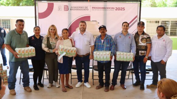Alcalde de Badiraguato cumple compromiso con habitantes de Otatillos; dan inicio los trabajos de empedrado de calle