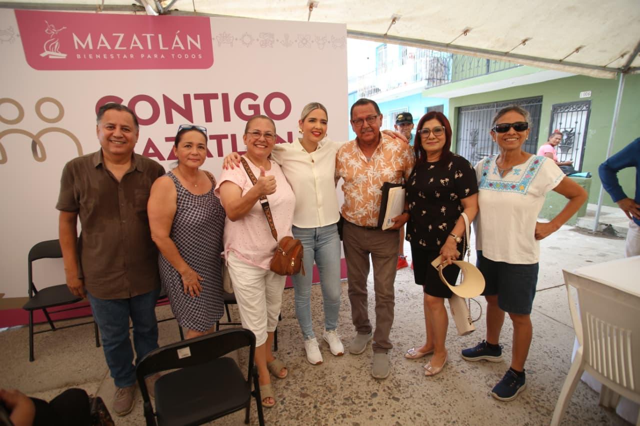estrella palacios dominguez se mostró atenta a las inquietudes de los ciudadanos