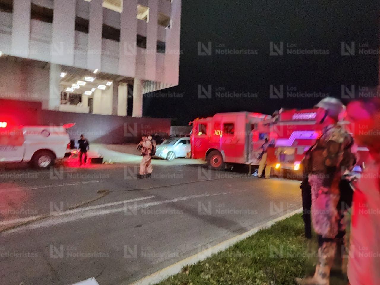 Evacuan edificio y plaza Cuatro Ríos, en Culiacán