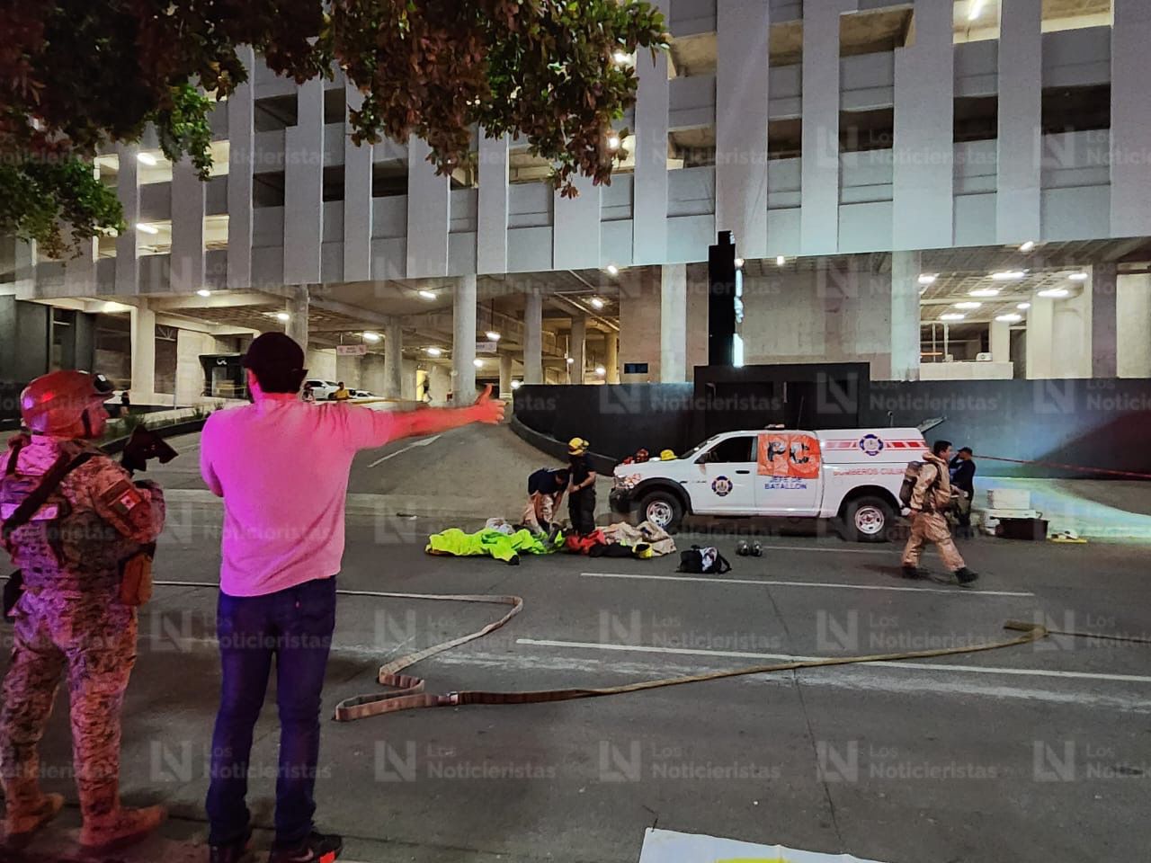 Evacuan edificio y plaza Cuatro Ríos, en Culiacán