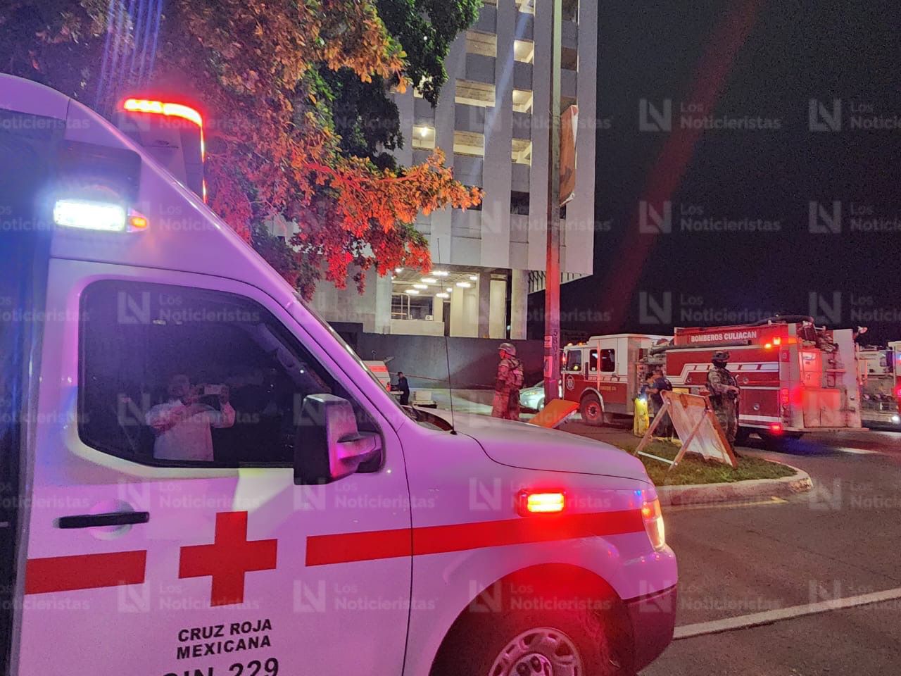 Evacuan edificio y plaza Cuatro Ríos, en Culiacán