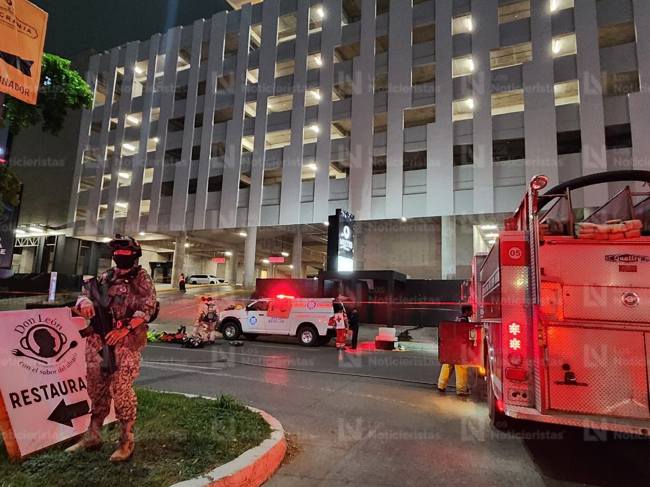 Evacuan edificio y plaza Cuatro Ríos, en Culiacán
