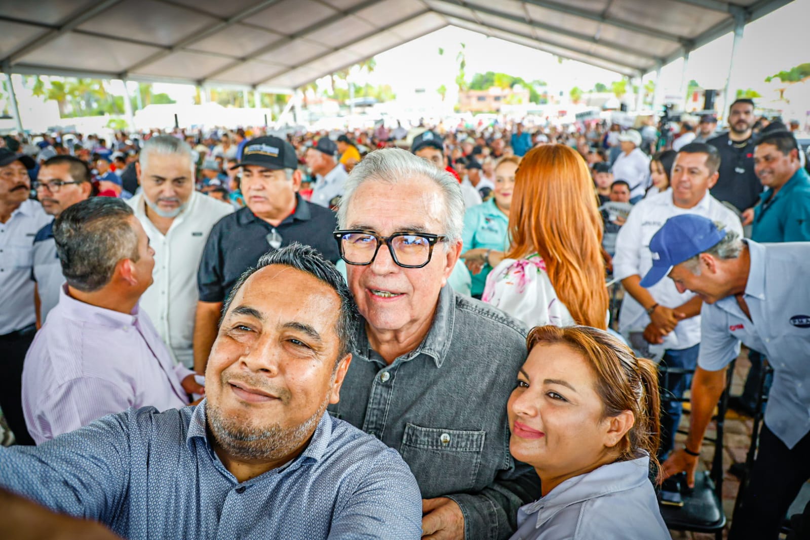 Entrega Rocha motores marinos y pangas a pescadores