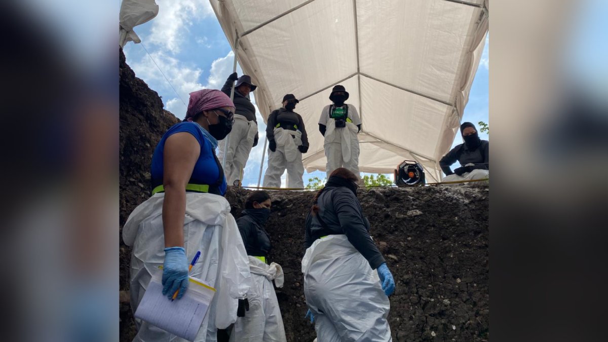 Exhuman 11 cuerpos en el panteón 21 de Marzo, Culiacán