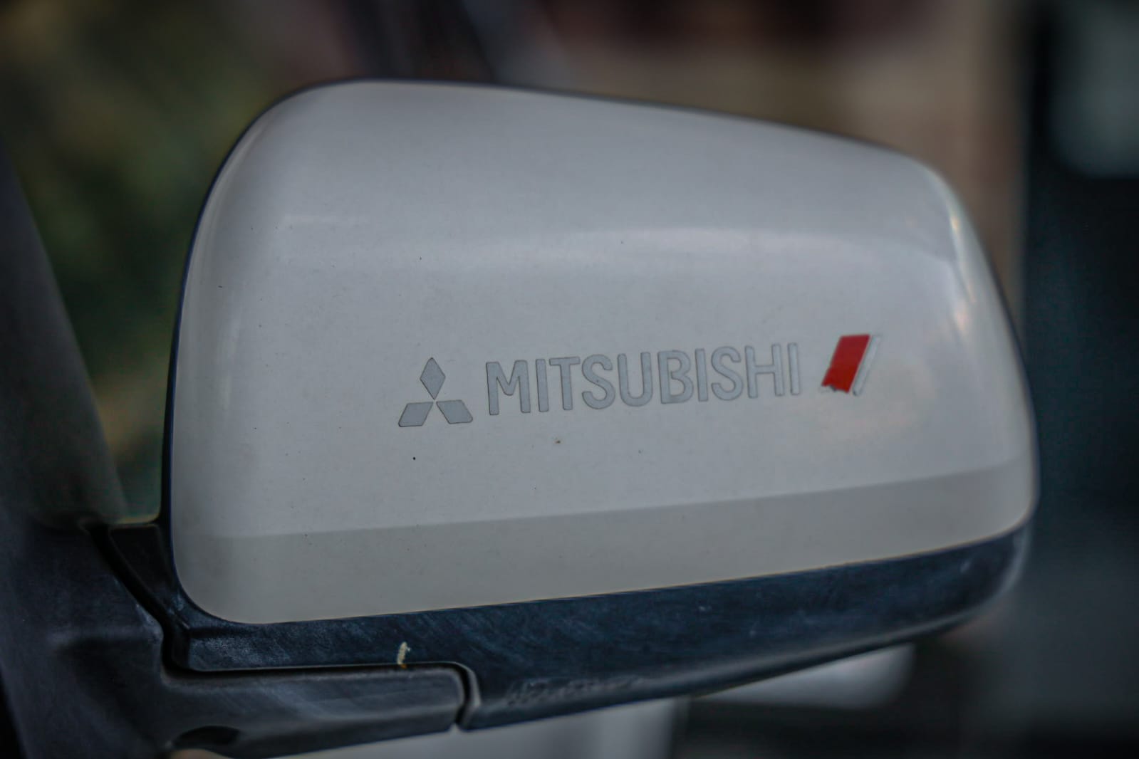 Exposición de autos clásicos en Mitsubishi Motors Culiacán