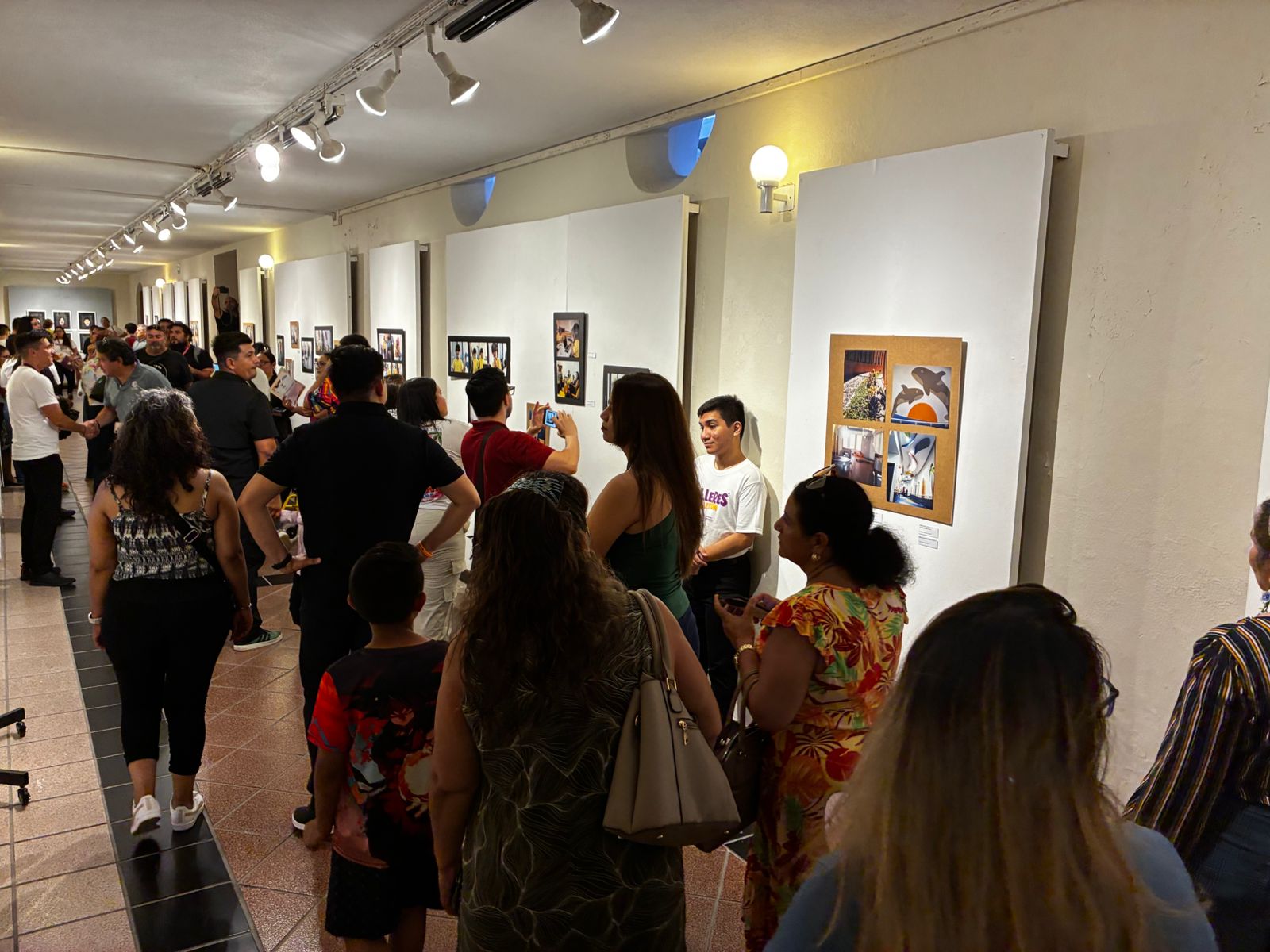 Exposición fotográfica del CRIT Teletón Sinaloa en Mazatlán