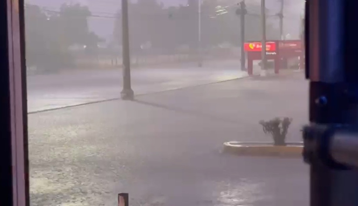 Fuerte lluvia en Mazatlán